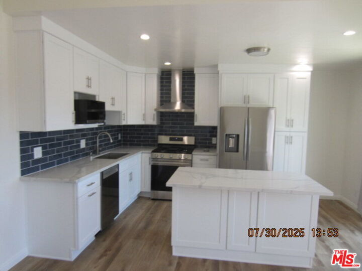 Property Photo: 2350 1/2 Teviot St CA 90039