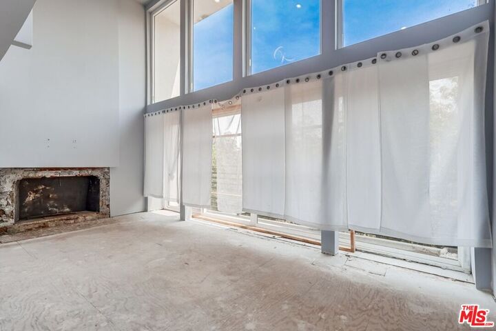 Property Photo:  8655 Appian Way  CA 90046 