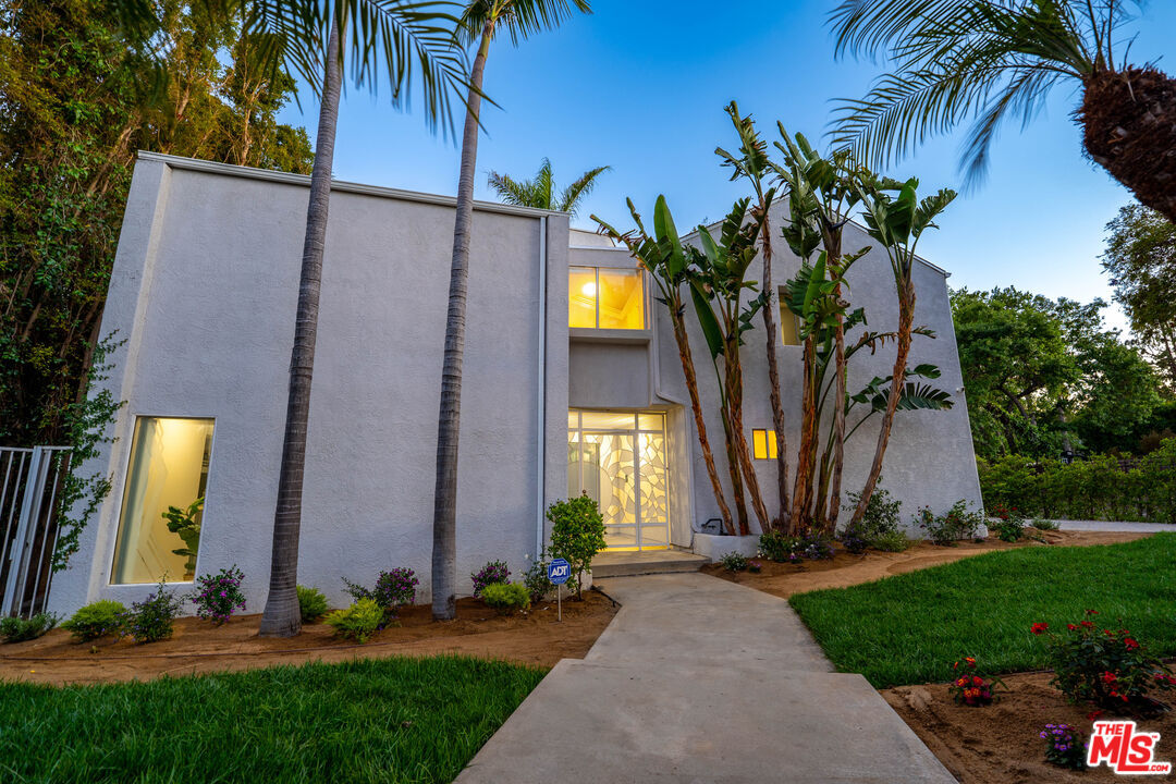 Property Photo: 23246 Canzonet St CA 91367