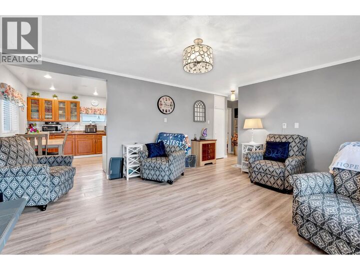 Property Photo: 608 Mackenzie Avenue BC V2B 3V4