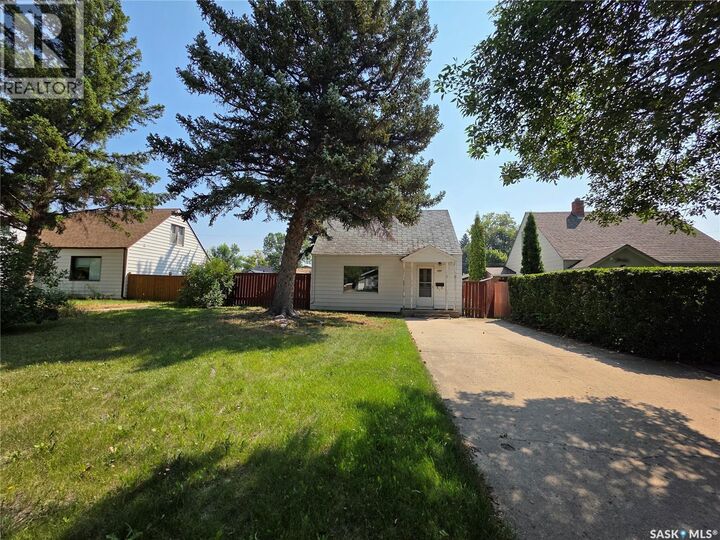 Photo de la propriété:  1075 Monk Avenue  SK S6H 4E3 