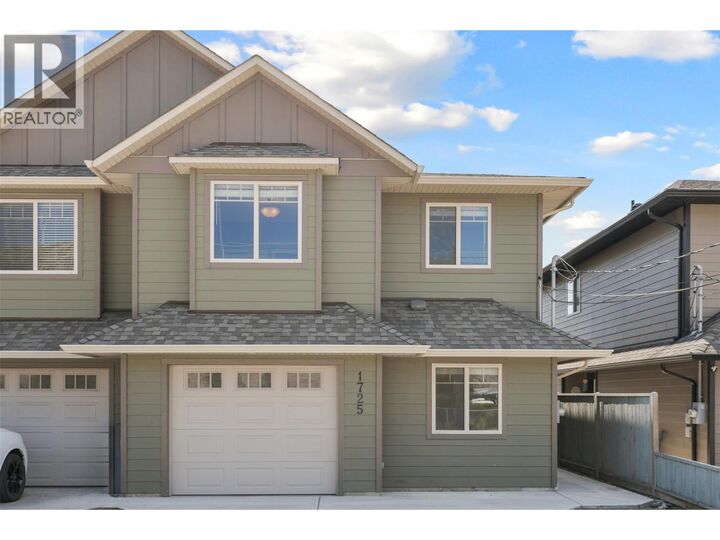 Property Photo: 1725 Parkcrest Avenue BC V2B 4W8