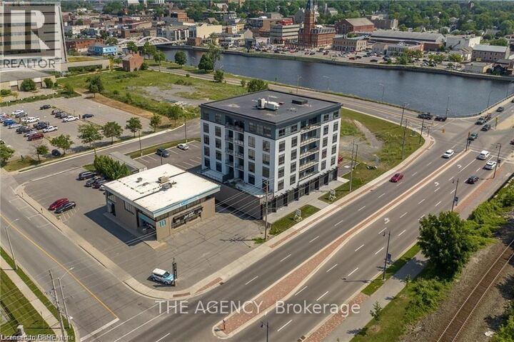 Property Photo:  2 Dundas Street West 401  ON K8P 1A1 