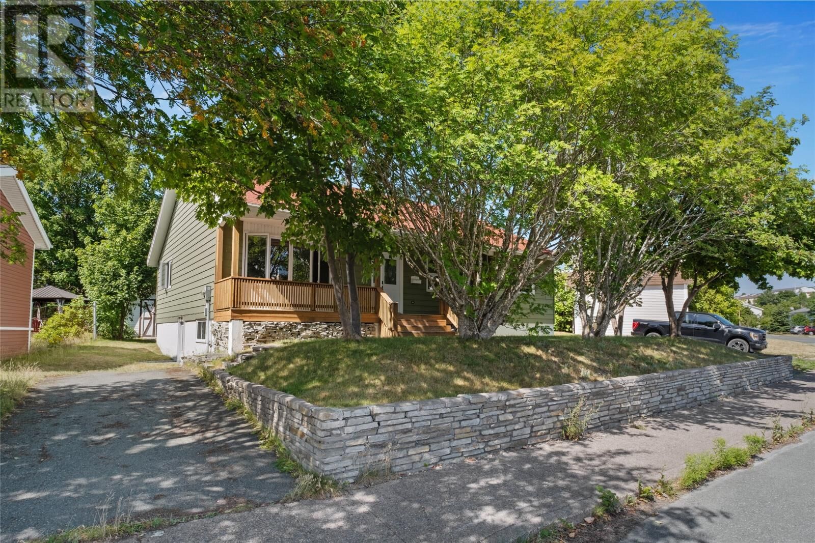 Property Photo:  8 Virginia Place  NL A1A 3G6 
