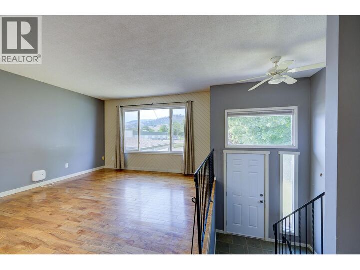 Photo de la propriété:  4588 Cammeray Drive  BC V2H 1L4 