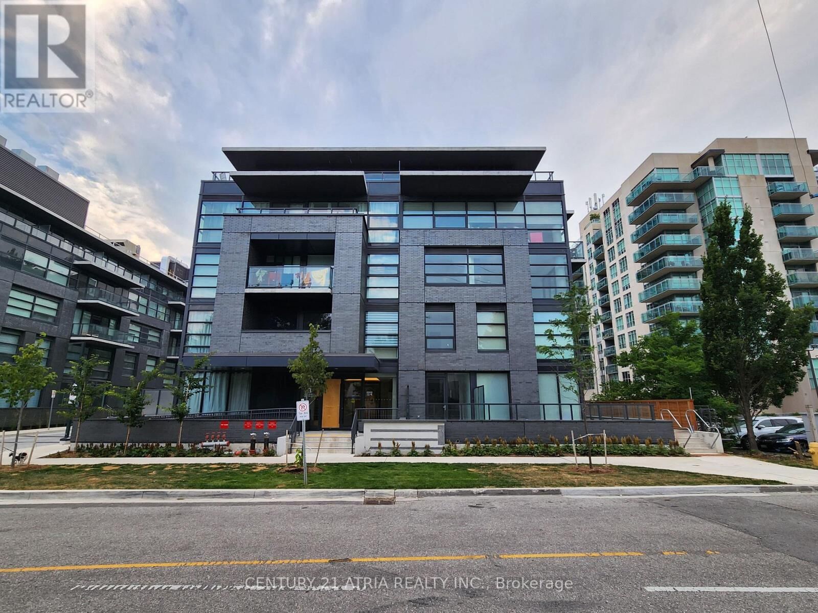 Property Photo:  1604 Charles Street 122  ON L1N 1B9 