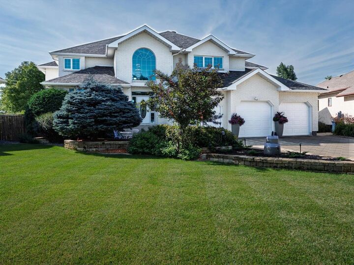 Property Photo:  262 Orchard Hill Drive  MB R3X 1J8 