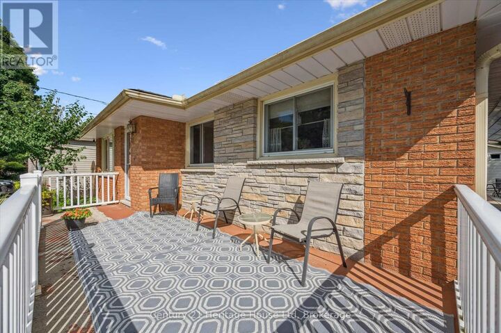 Property Photo: 17 Dalebrook Place ON N1E 1A7