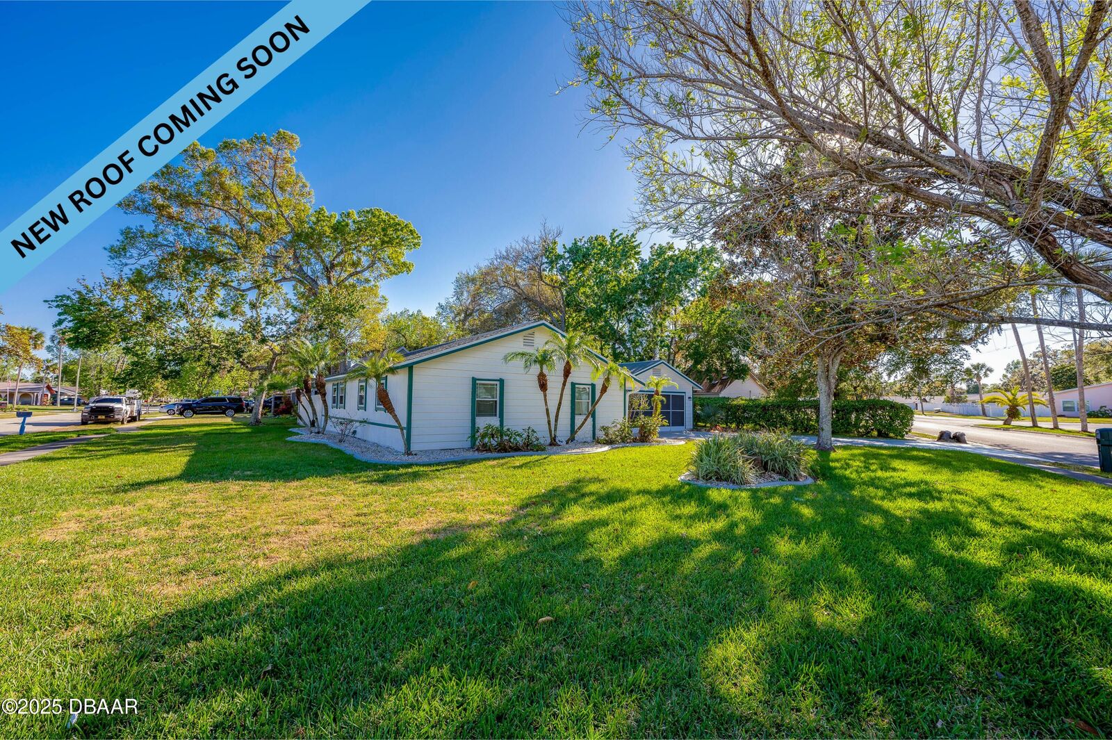 Property Photo:  912 Tree Garden Drive  FL 32127