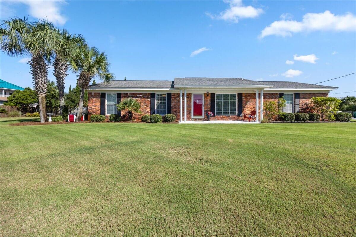 Property Photo: 547 Dorado Avenue FL 32548