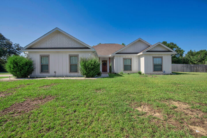 195 Wheat Drive  Crestview FL 32536 photo