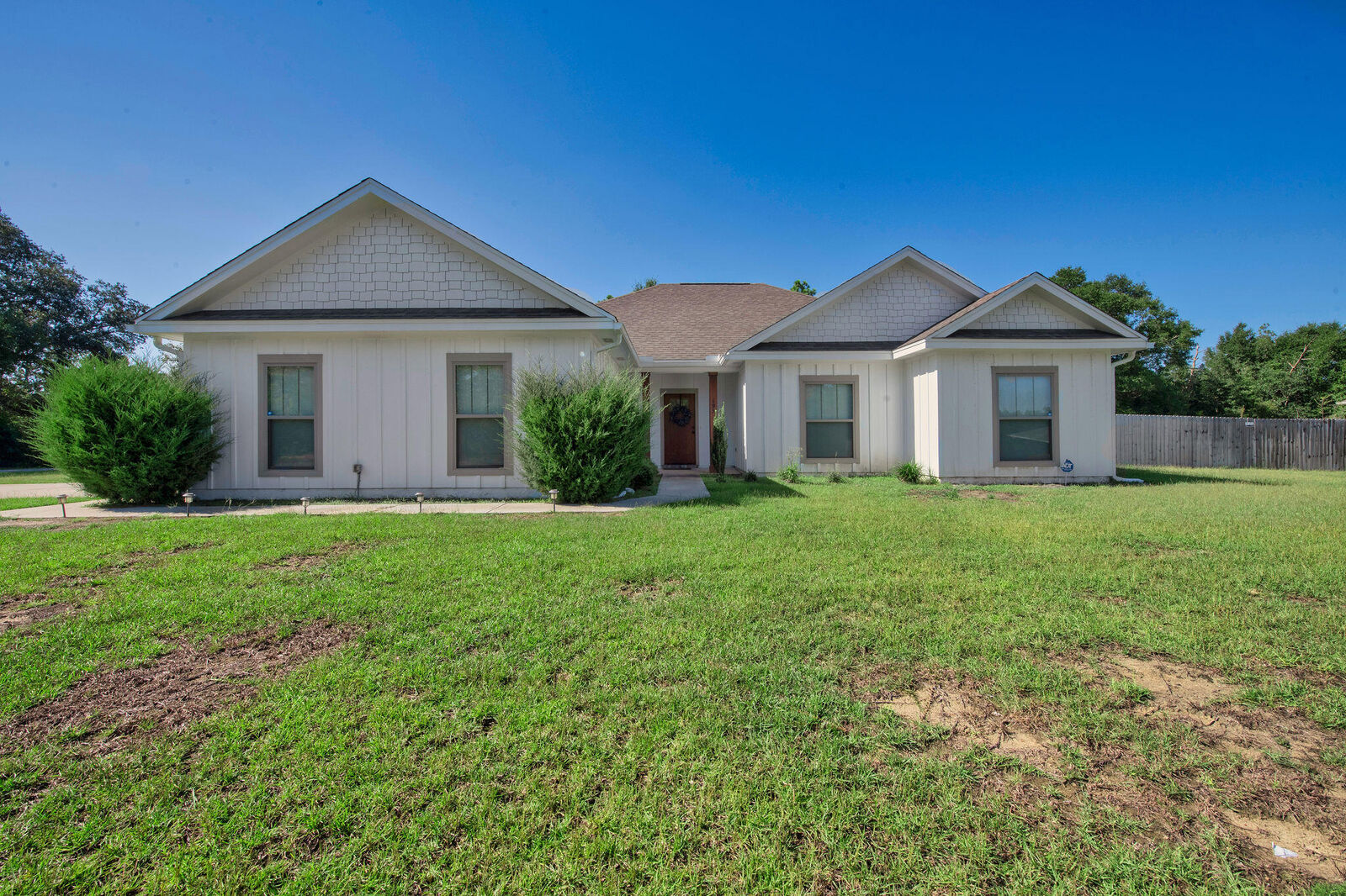 Property Photo: 195 Wheat Drive FL 32536