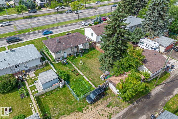 Photo de la propriété: 12219 St Albert Trail NW AB T5L 4G5