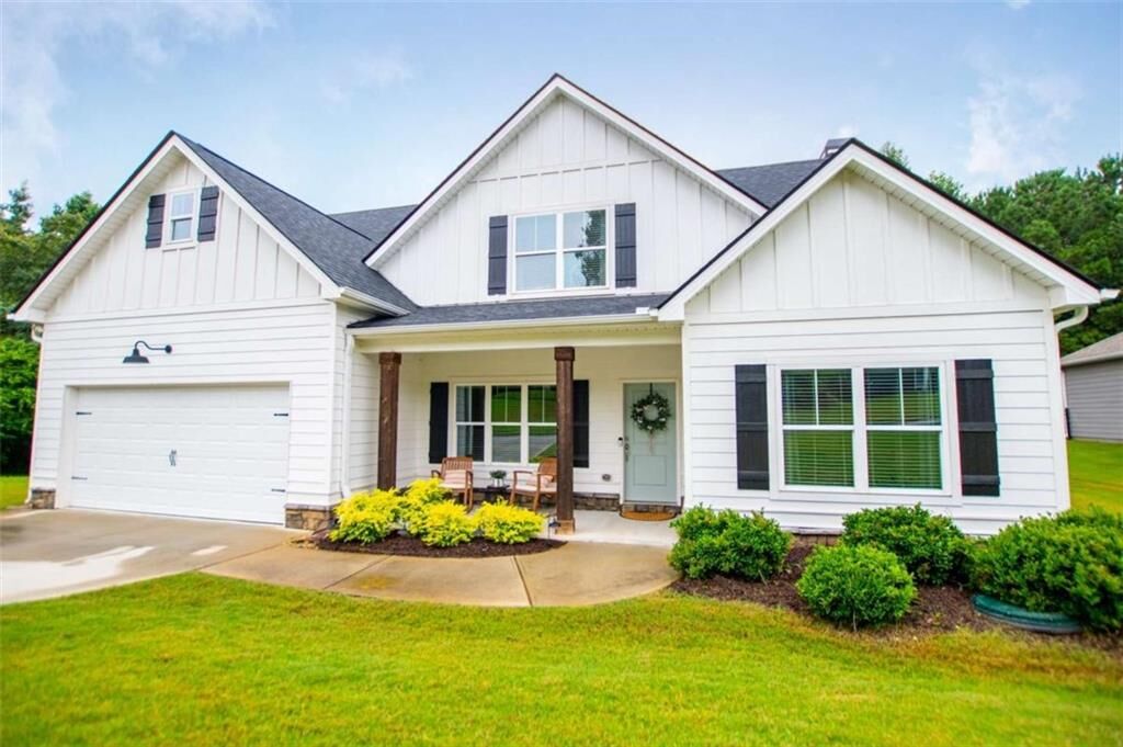 Property Photo:  421 Tucker Trail  GA 30110