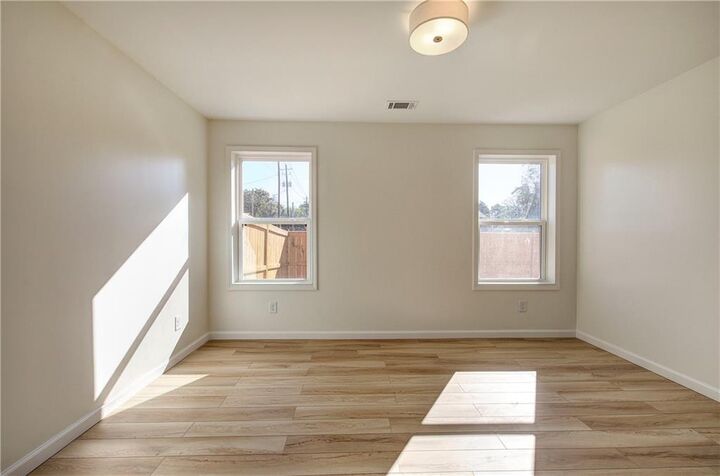 Property Photo:  121 S Railroad St  GA 30103 