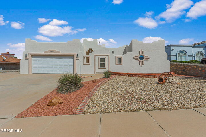 10816 Loma De Amor Lane  El Paso TX 79934 photo