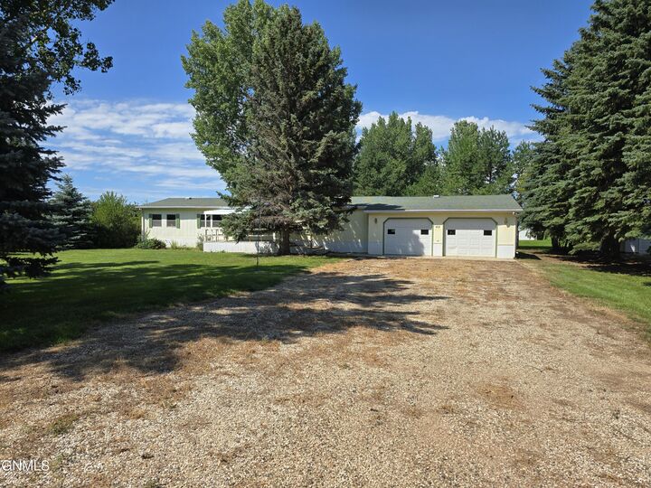 408 5th Street NW Street NW  Bowman ND 58623 photo