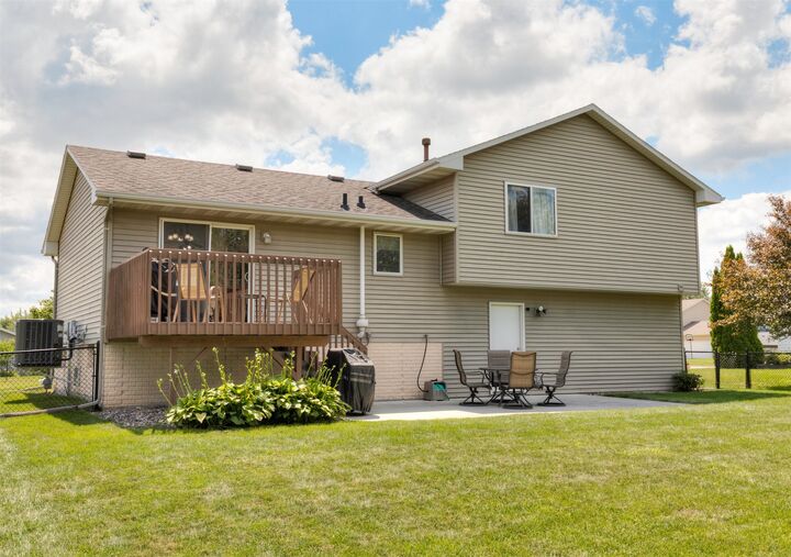 Property Photo:  456 SE 33rd Street  IA 50021 