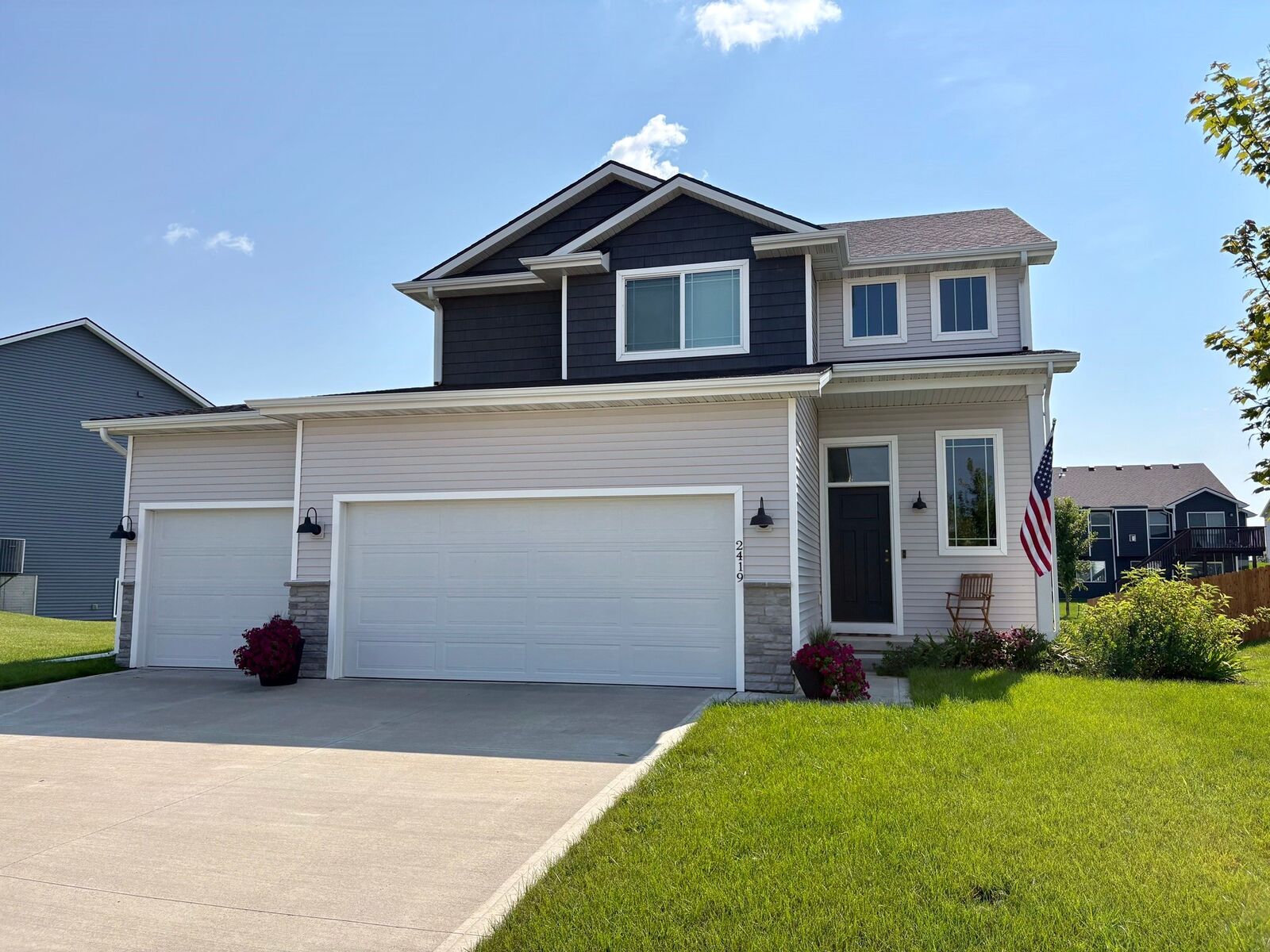 Property Photo:  2419 NW Applewood Street  IA 50023 