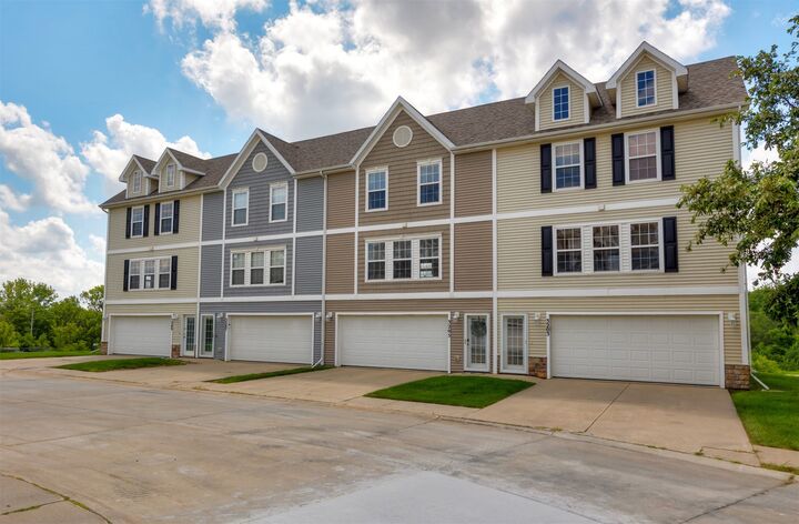 Property Photo:  3205 SW Arlan Lane  IA 50023 