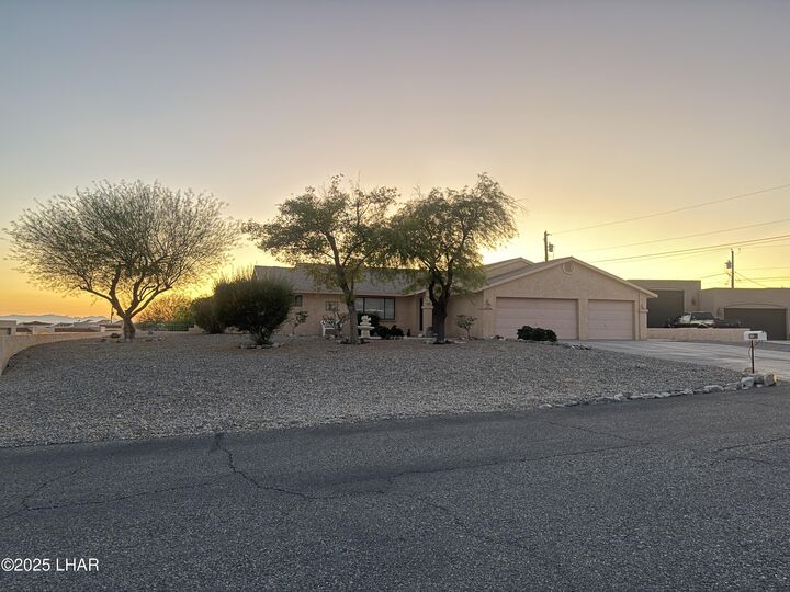 Property Photo: 1399 Arroyo Ln AZ 86404
