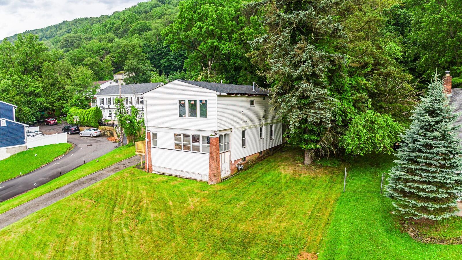 Property Photo:  259 Westside Avenue  NY 10927 