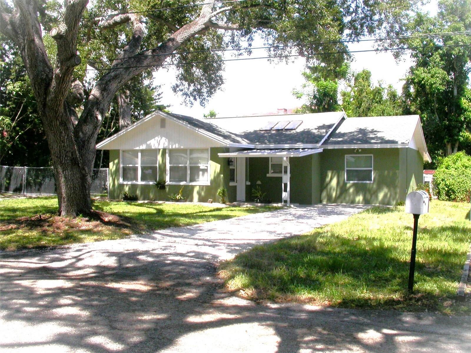 Property Photo: 4939 Woodland Drive FL 33708