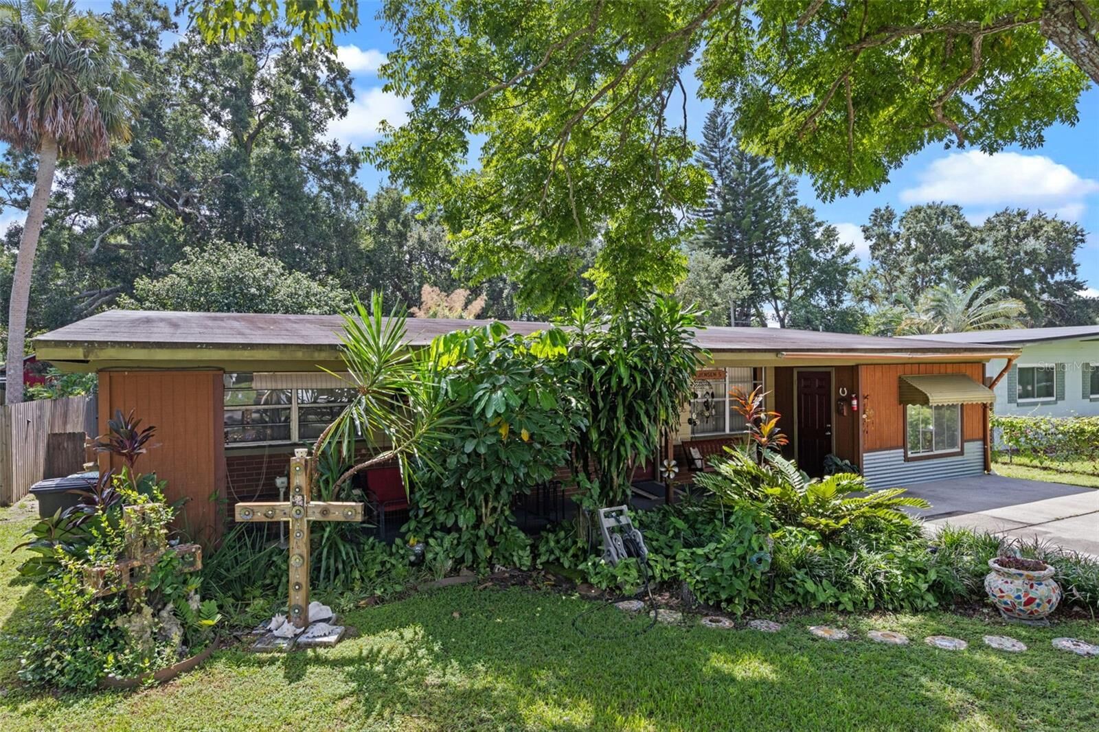 Property Photo:  7627 Daetwyler Drive  FL 32812 