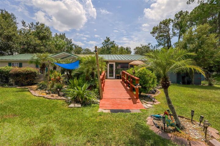 Property Photo:  29913 Briarthorn Loop  FL 33545 