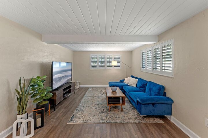 Property Photo: 433 N Hampton Avenue FL 32803