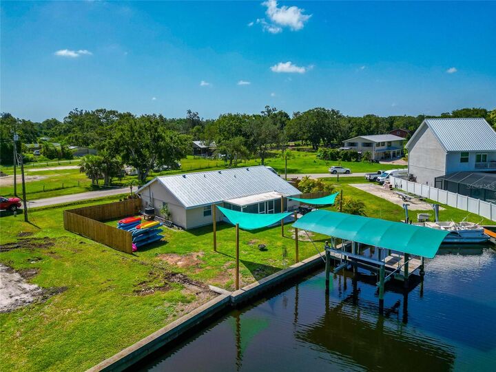 Property Photo:  2306 41st Street E  FL 34208 