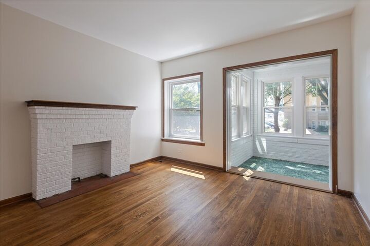 Property Photo:  815 Mulford Street  IL 60202 