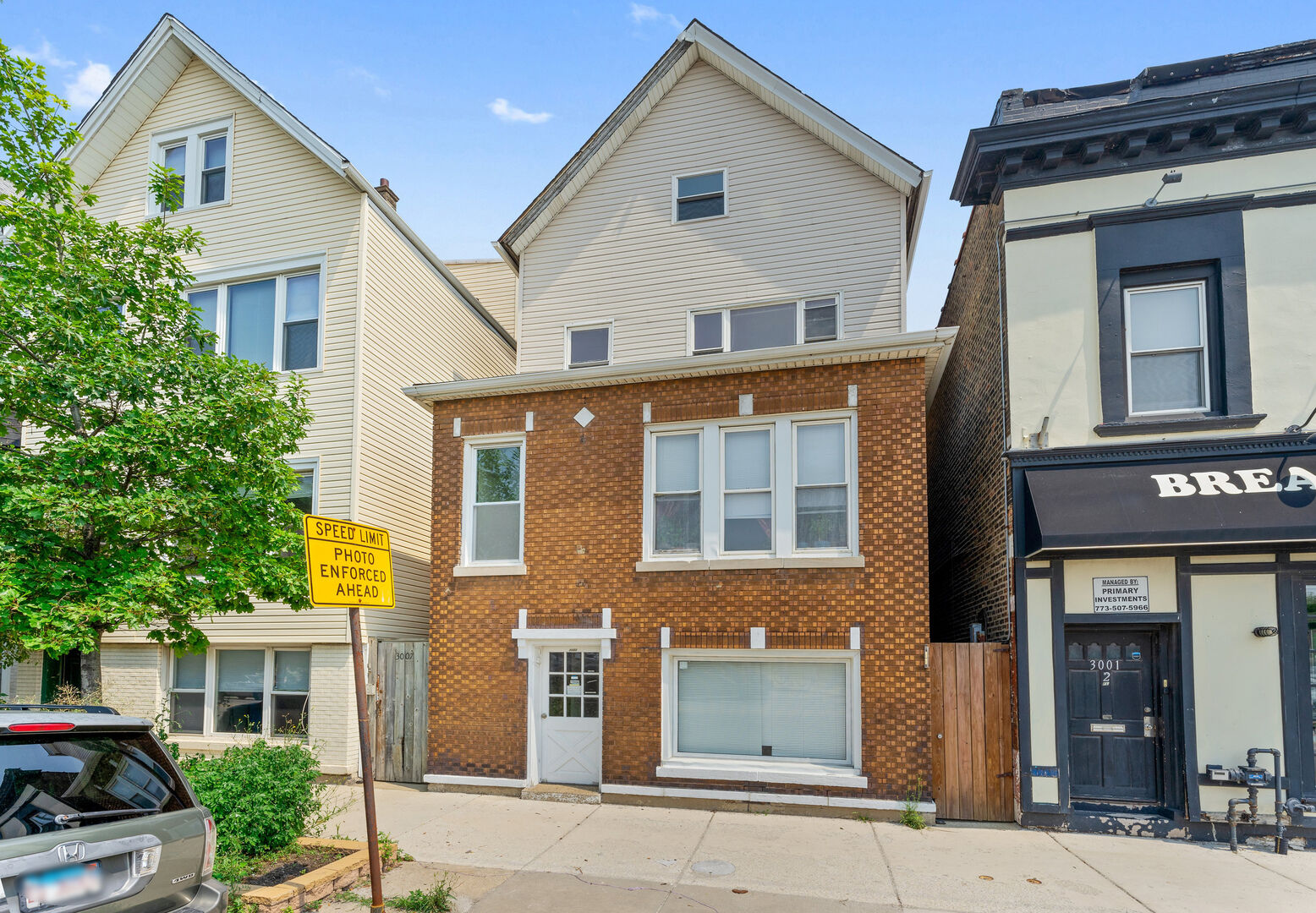 Property Photo: 3003 N Ashland Avenue IL 60657