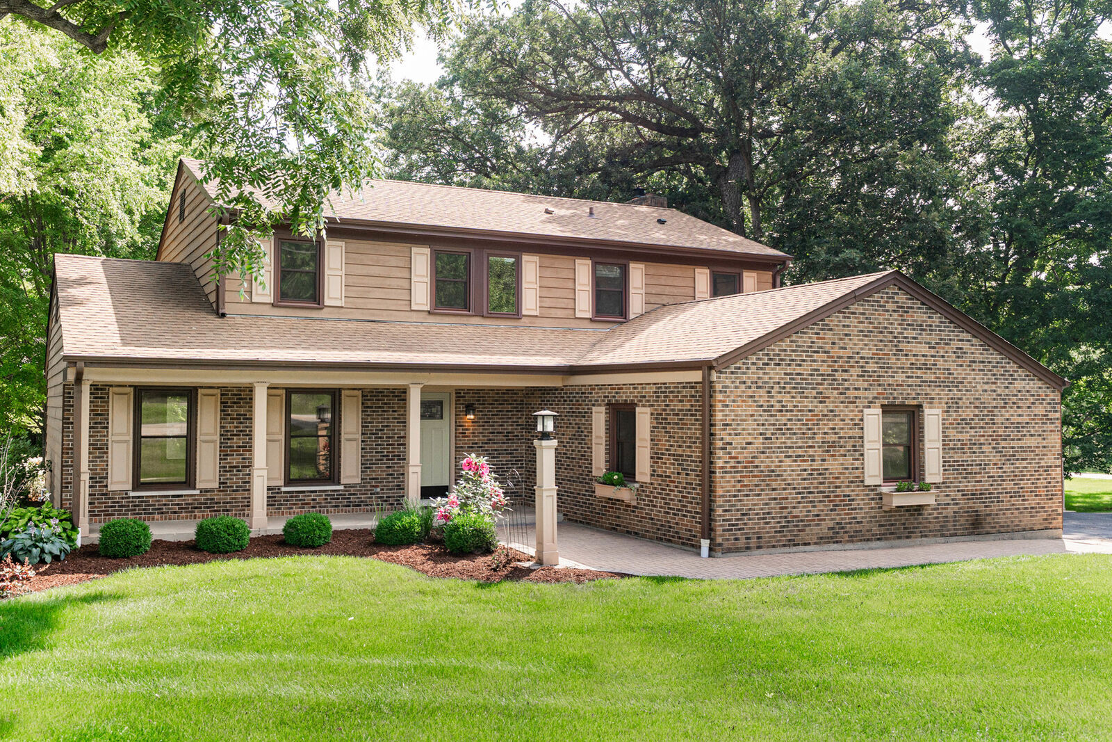 Property Photo:  40W630 Winchester Way  IL 60175 