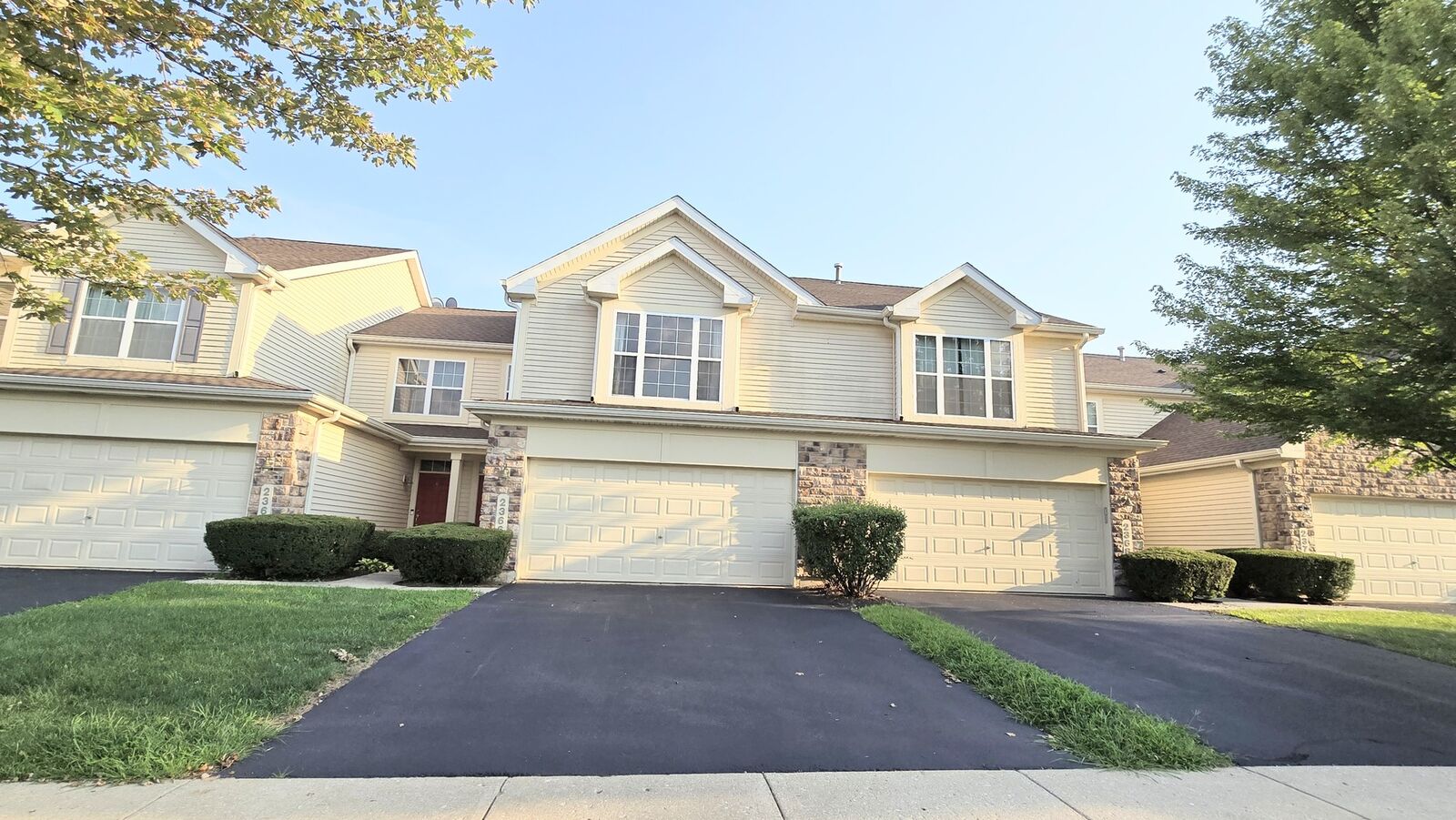 Property Photo:  2366 Georgetown Circle 2366  IL 60503 