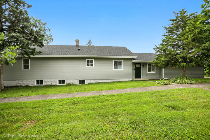 302 S Washington Street  Westmont IL 60559 photo