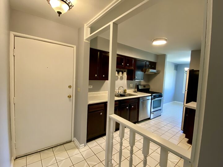Property Photo: 3108 Roberts Drive 6 IL 60517