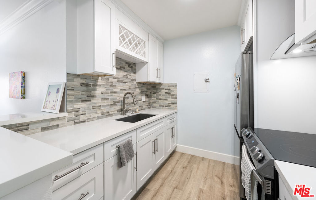 Property Photo:  7740 Redlands Street M3078  CA 90293 
