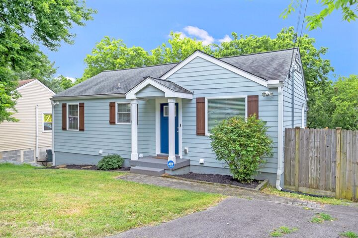 Property Photo: 3821 Sentinel Dr TN 37209