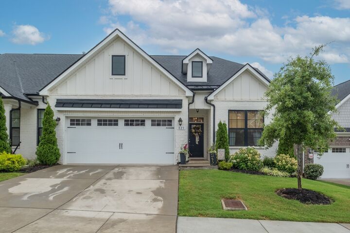 Property Photo: 823 Sunset View Dr TN 37076