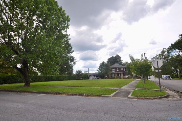 Property Photo:  201 SE 6th Avenue  AL 35055 