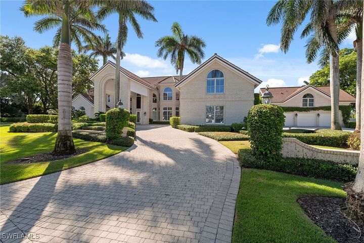Property Photo:  356 Colony Drive  FL 34108 