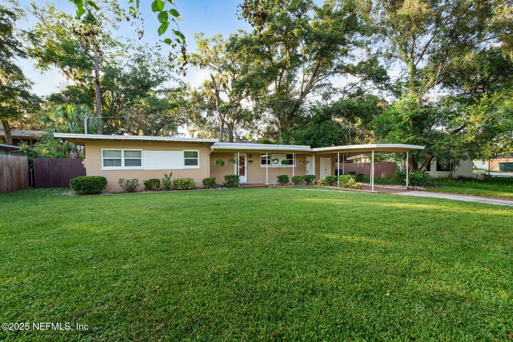 Property Photo: 5861 Michigan Avenue FL 32211