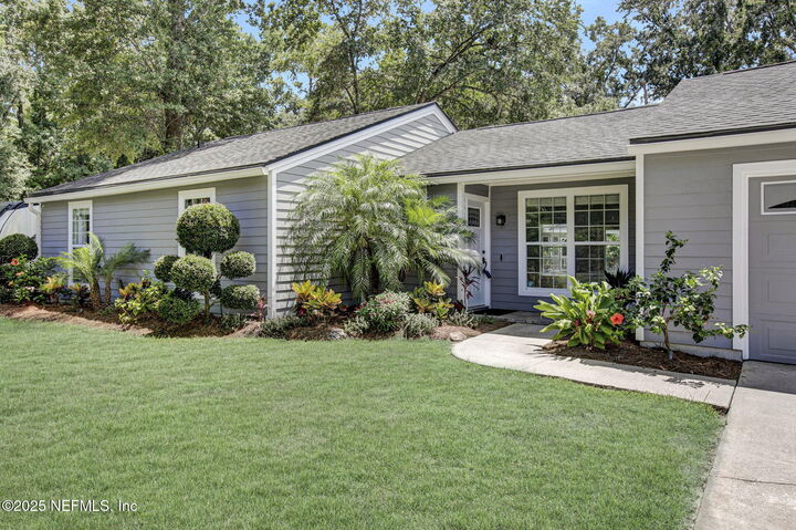 Property Photo: 762 Hibernia Forest Drive FL 32003