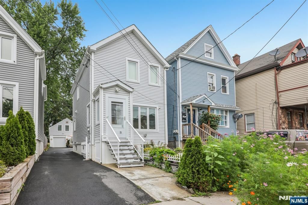 Property Photo:  21 Meade Street  NJ 07052 