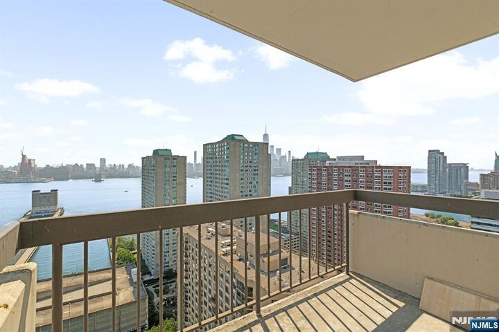 Property Photo: 45 River Drive 3114 NJ 07310