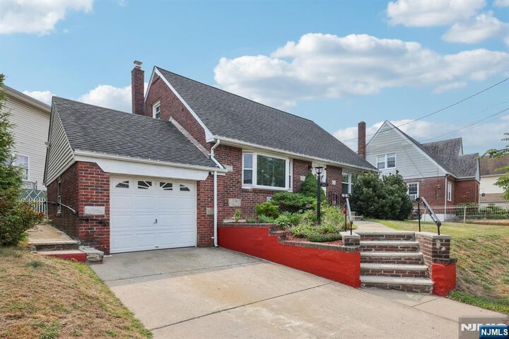 Property Photo:  340 Westervelt Place  NJ 07644 
