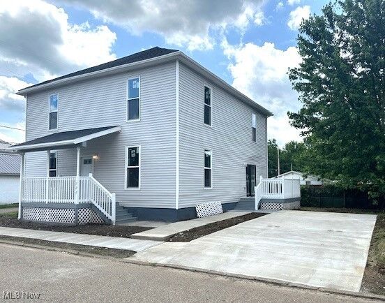 Property Photo:  222 Lincoln Street  OH 43701 