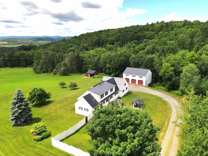 Property Photo:  2464 Spaulding Road  VT 05819 