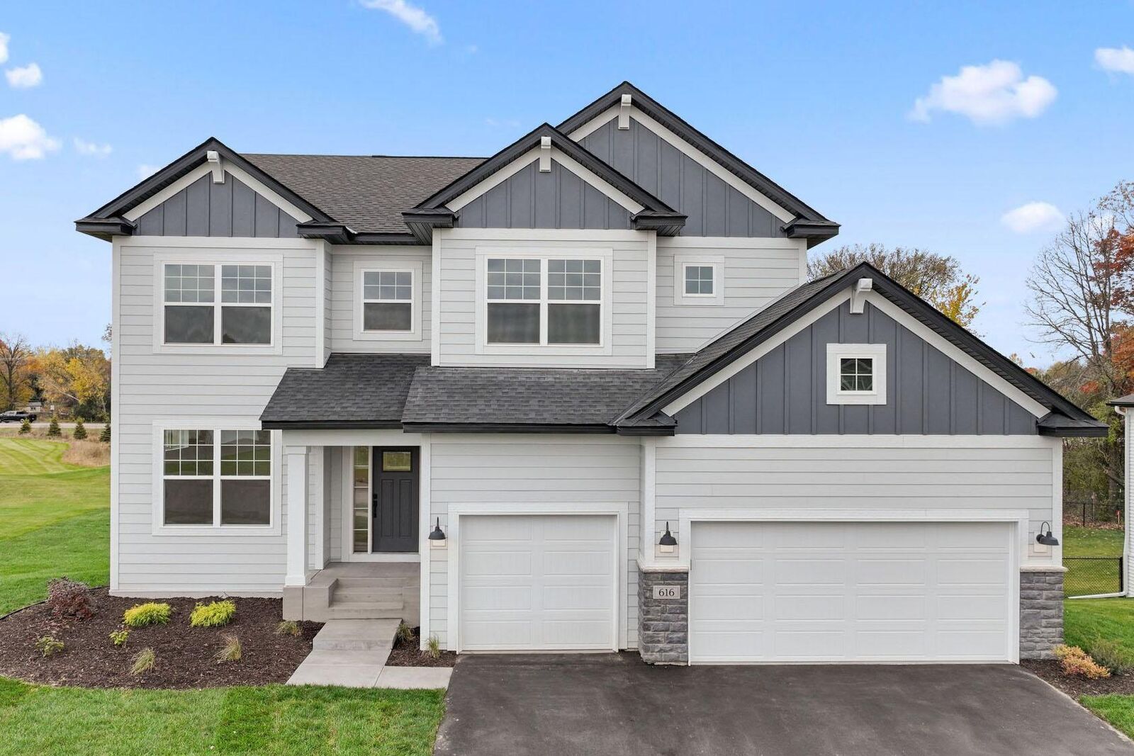 Property Photo:  616 Haywood Drive  MN 55014 